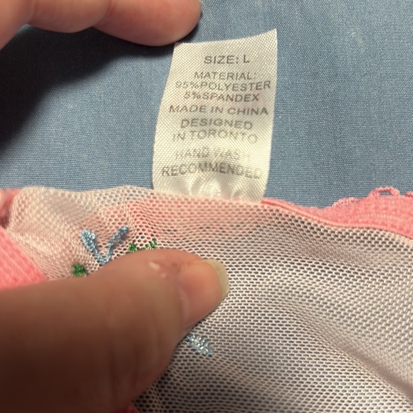 Pink floral thong - Picture 3 of 3